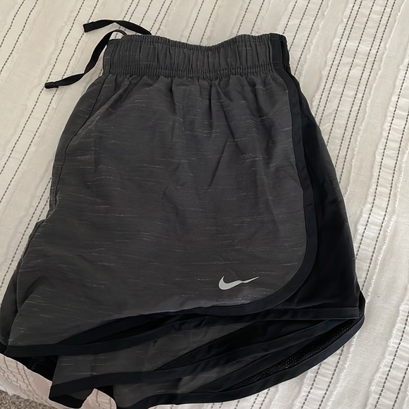 Nike women’s track shorts - Picture 3 of 3